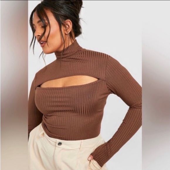 RIBBED BODYSUIT | HIGH WAISTED KHAKIS & EARRING’S BUNDLE DEAL - Picture 4 of 11